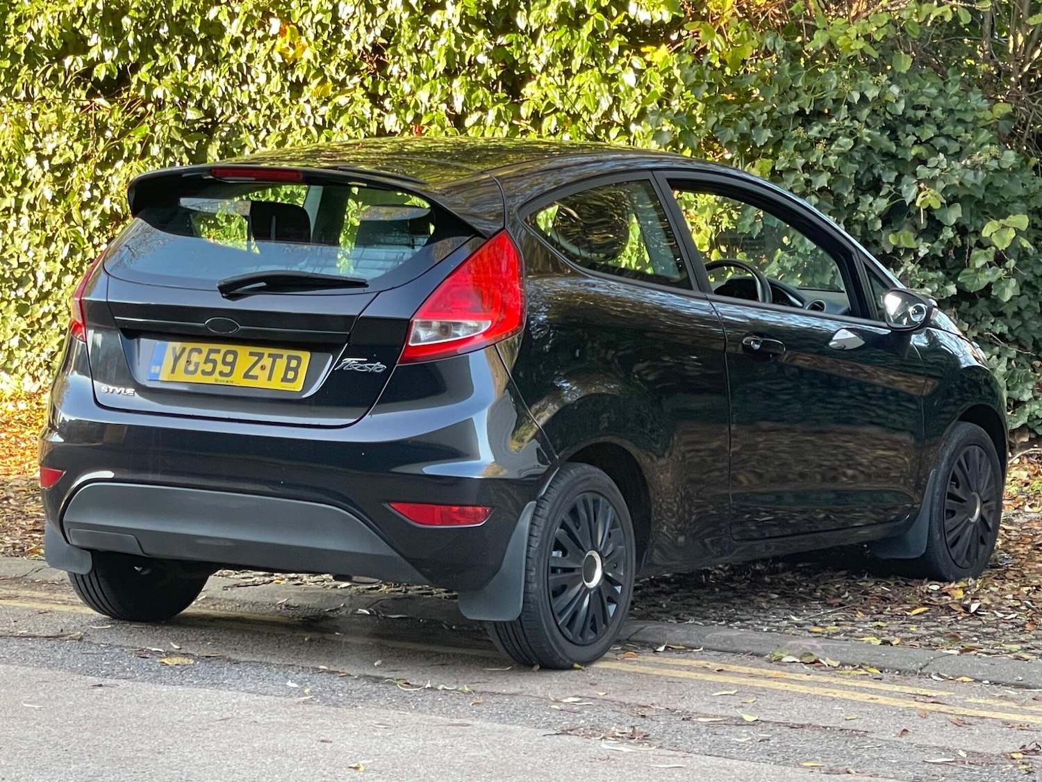 Used Ford Fiesta for sale - 77190652: Photo 2