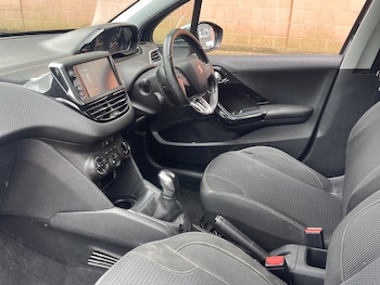 Used Peugeot 208 2018 for sale - 79034127: Photo