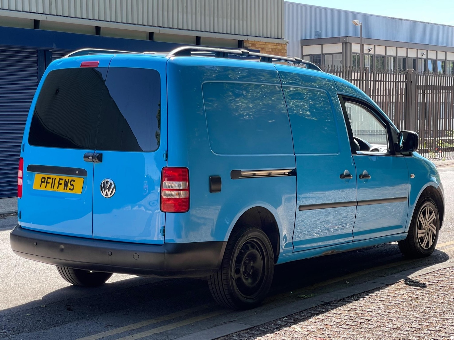 Used Volkswagen Caddy Maxi 2011 for sale - 77143730: Photo 3