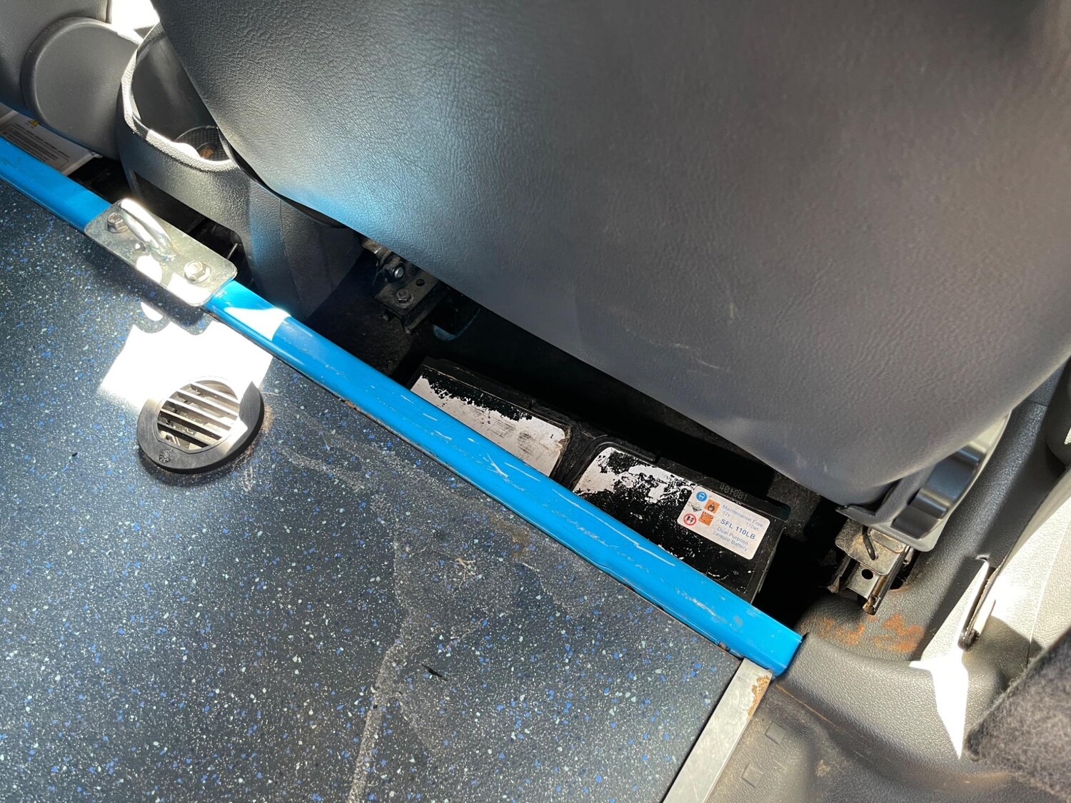 Used Volkswagen Caddy Maxi 2011 for sale - 77143730: Photo 58