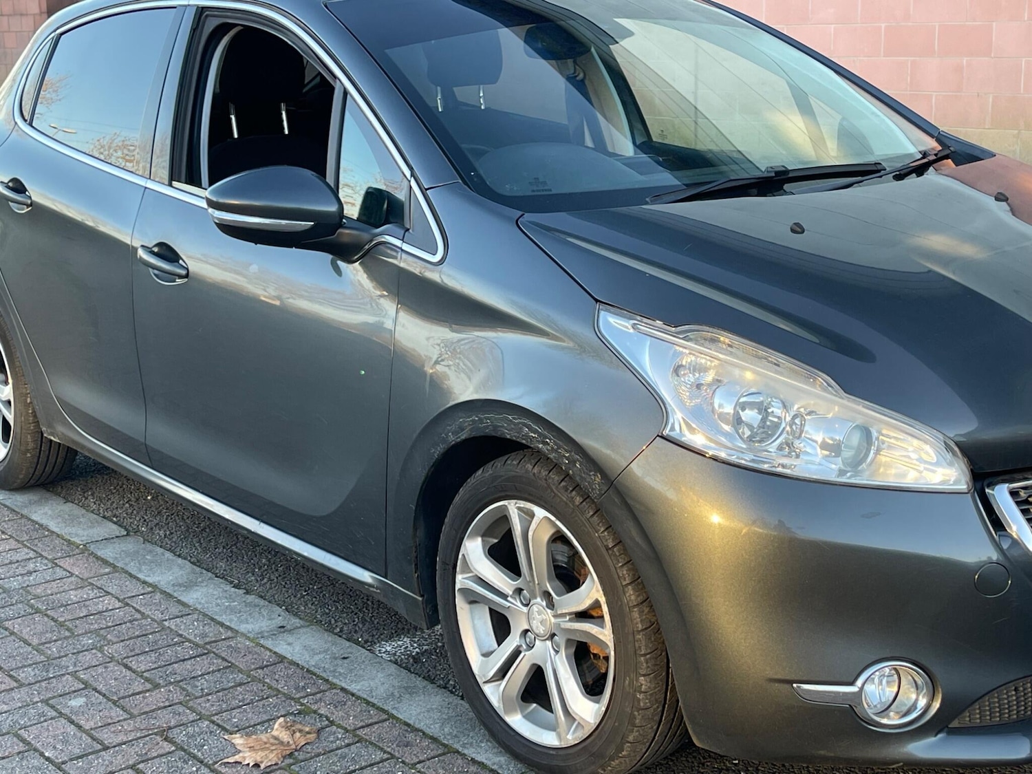 Used Peugeot 208 2013 for sale - 77143624: Photo 27