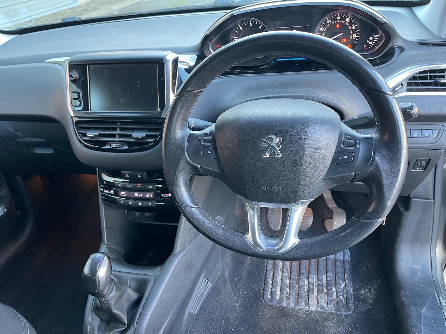 Used Peugeot 208 2013 for sale - 77143624: Photo 36