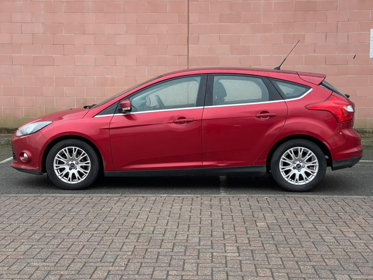 Used Ford Focus 2011 for sale - 77424647: Photo 9
