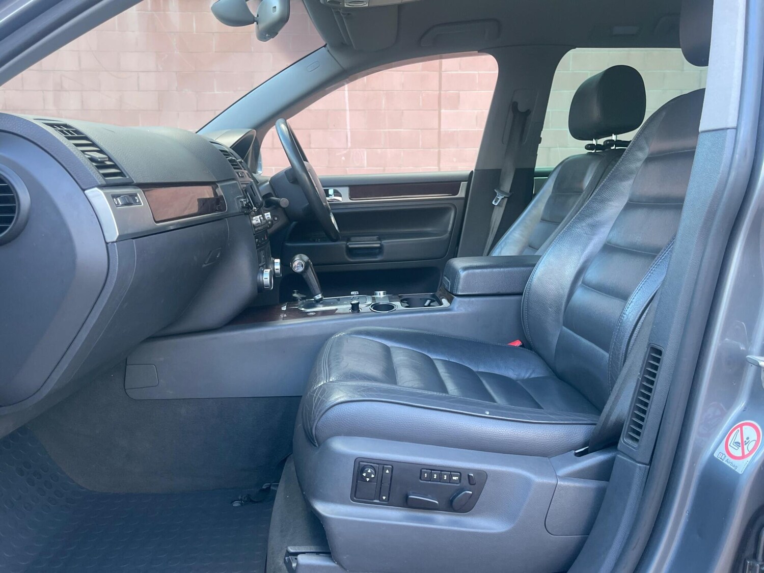 Used Volkswagen Touareg 2005 for sale - 77376318: Photo 51