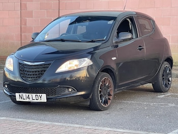 Used Chrysler Ypsilon 2014 for sale - 79589992: Photo