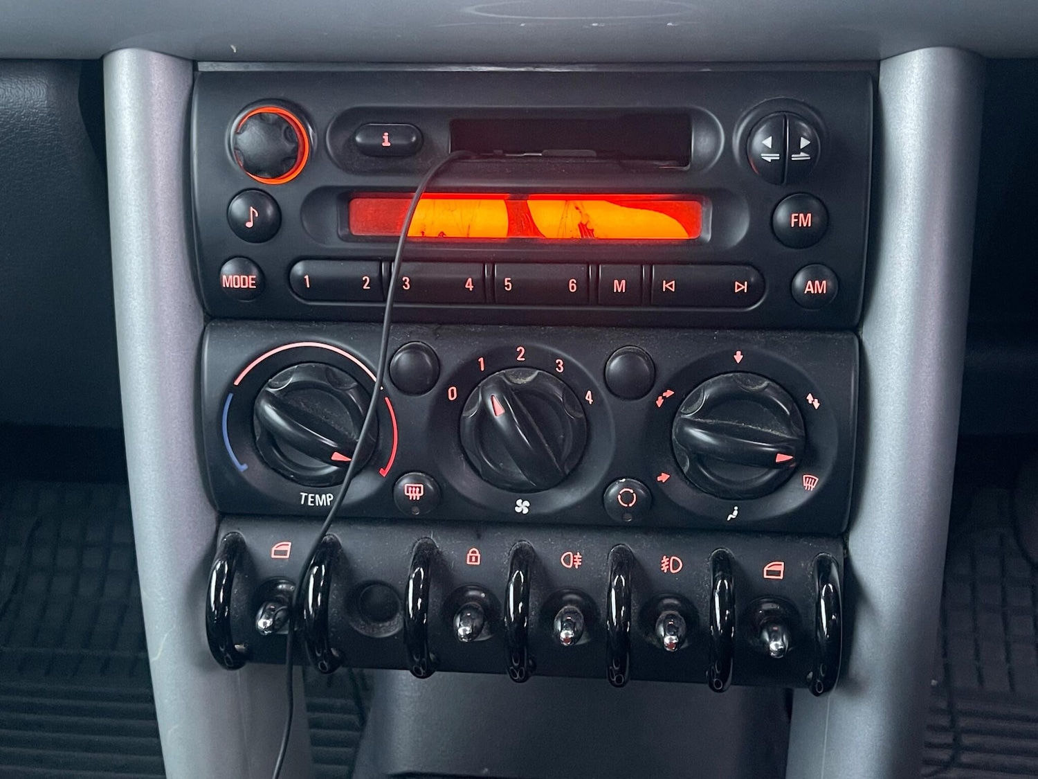 Used MINI Hatch 2002 for sale - 77143735: Photo 17