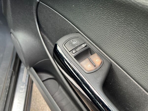 Used Vauxhall Corsa 2014 for sale - 76180839: Photo 21