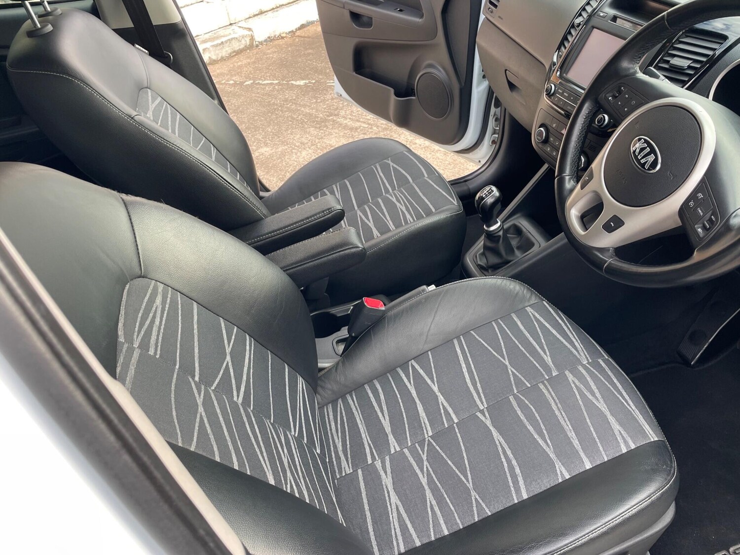 Used Kia Venga 2015 for sale - 77839073: Photo 11