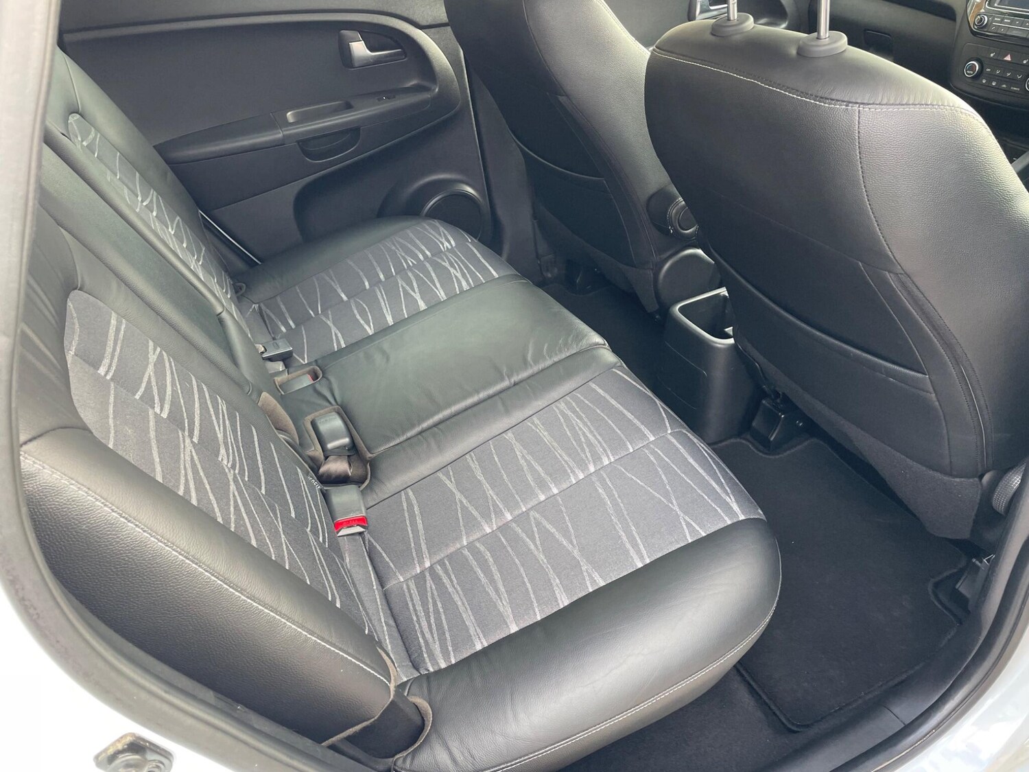 Used Kia Venga 2015 for sale - 77839073: Photo 13