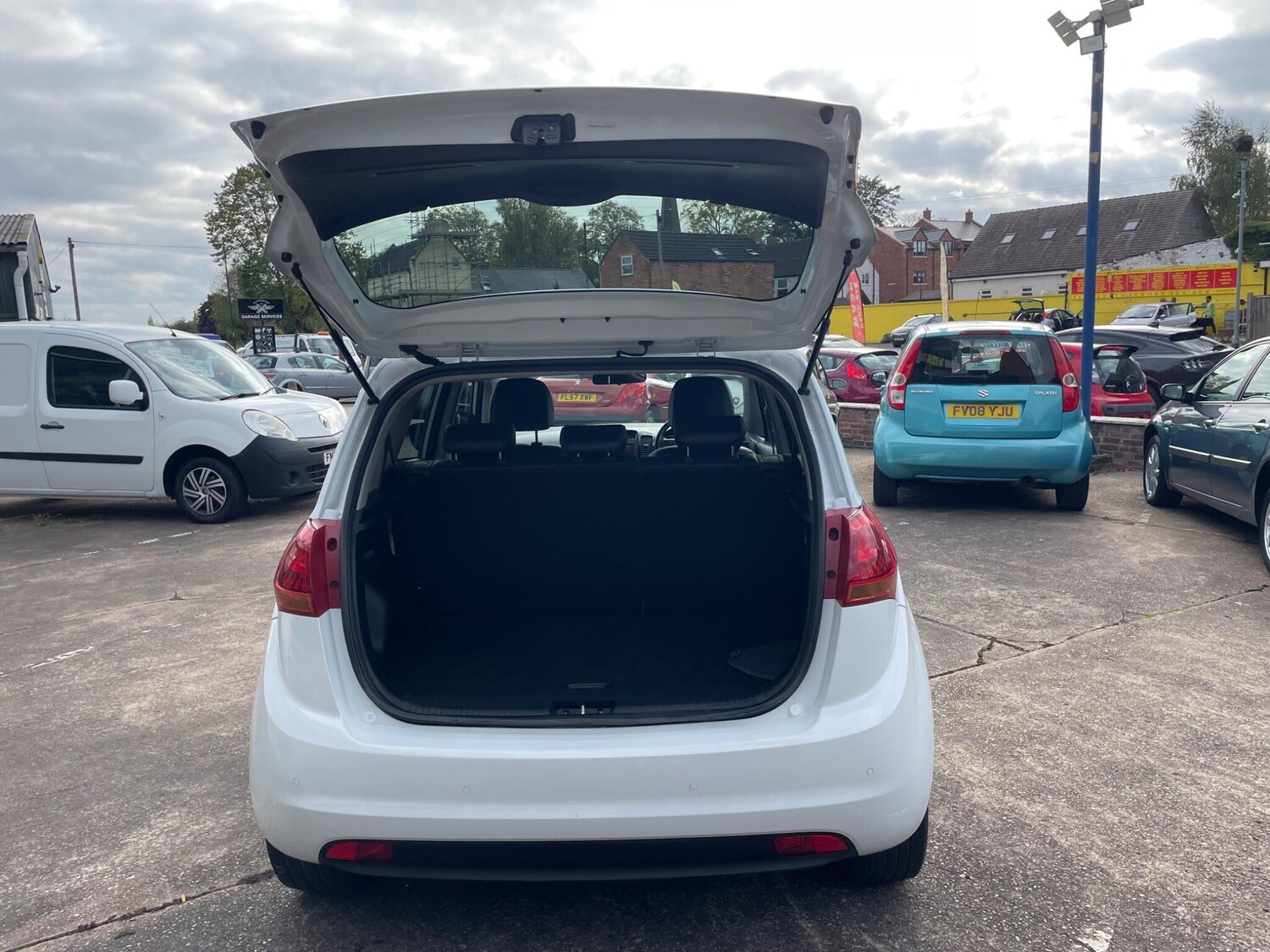 Used Kia Venga 2015 for sale - 77839073: Photo 15