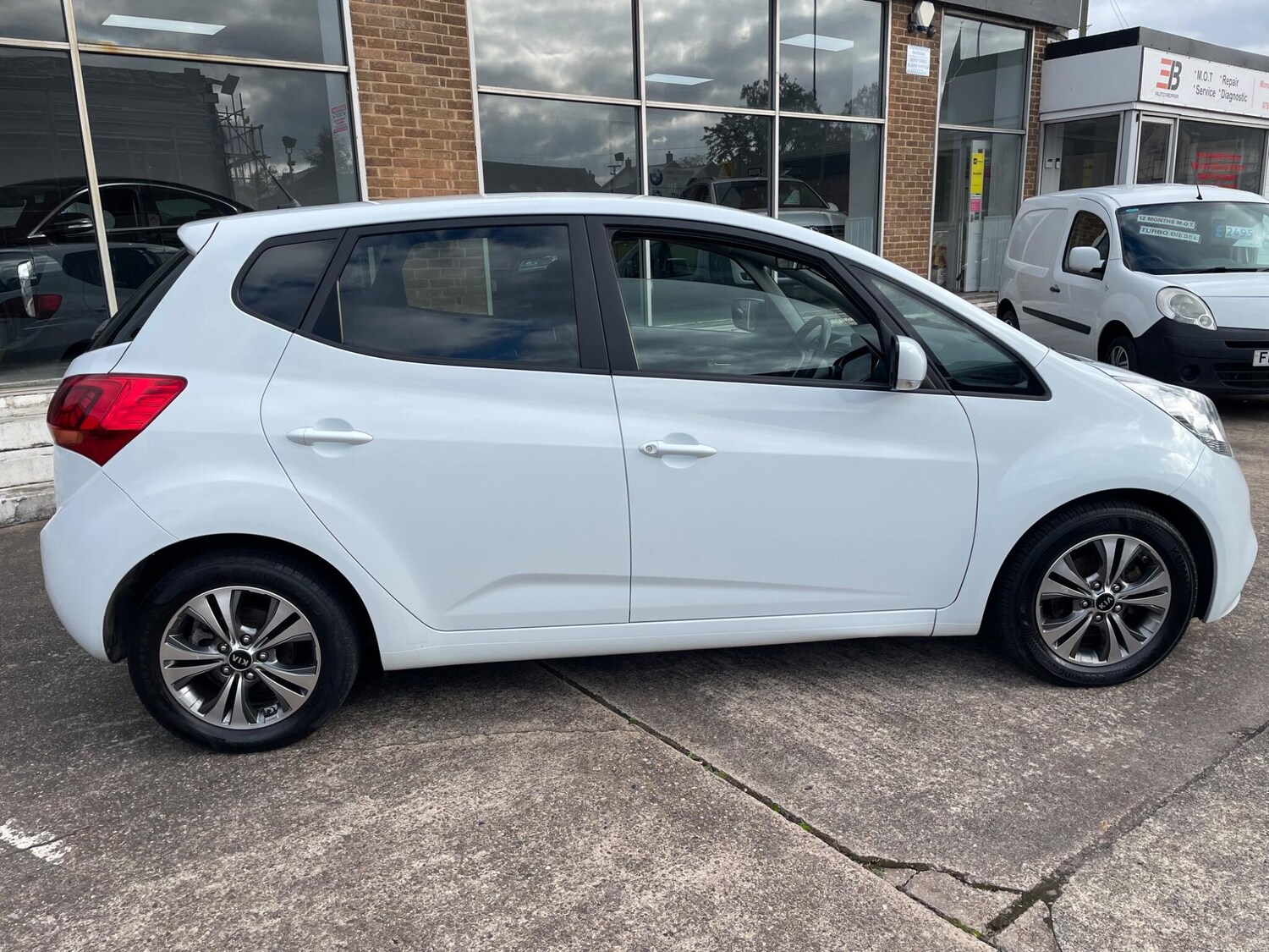 Used Kia Venga 2015 for sale - 77839073: Photo 8