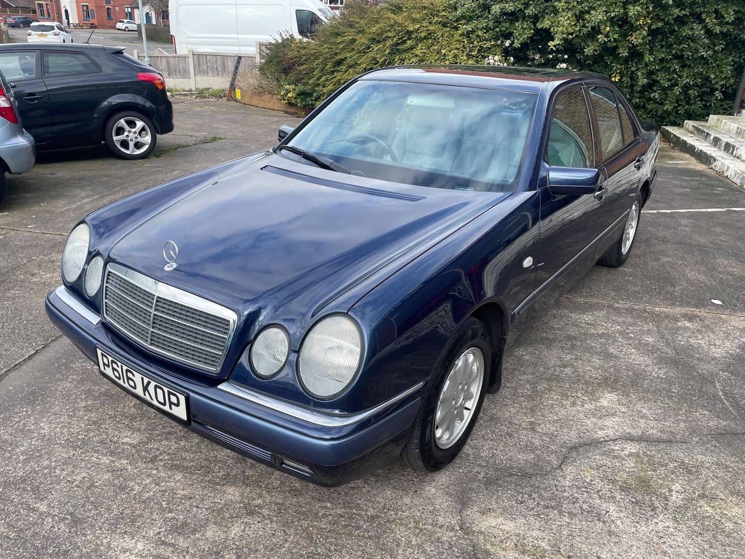 Used Mercedes-Benz E Class for sale - 77753903: Photo 11