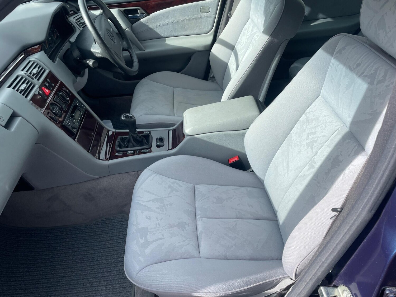 Used Mercedes-Benz E Class for sale - 77753903: Photo 15