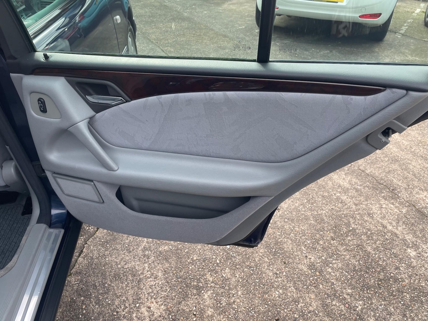 Used Mercedes-Benz E Class for sale - 77753903: Photo 23