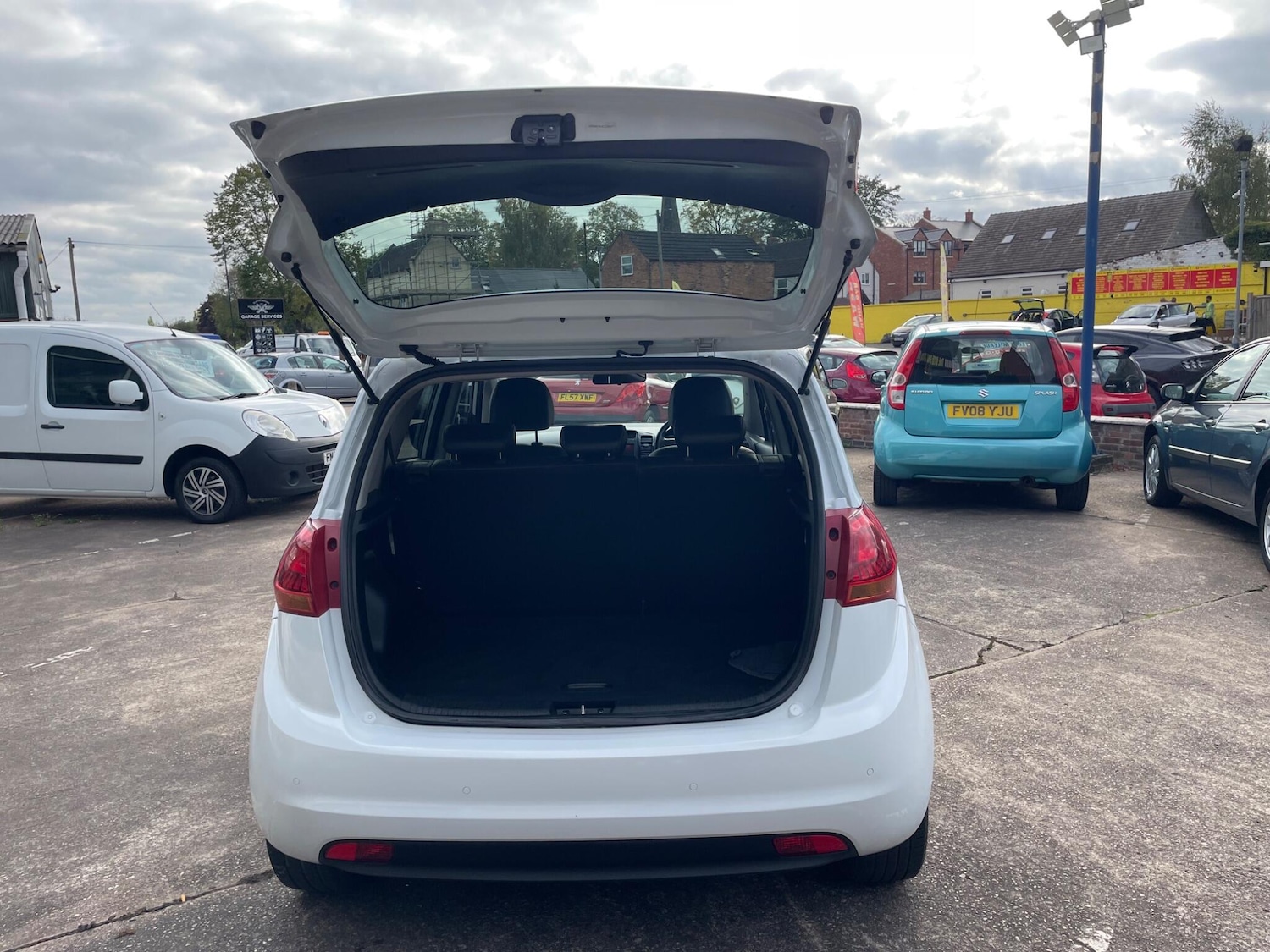 Used Kia Venga 2015 for sale - 77957560: Photo 15