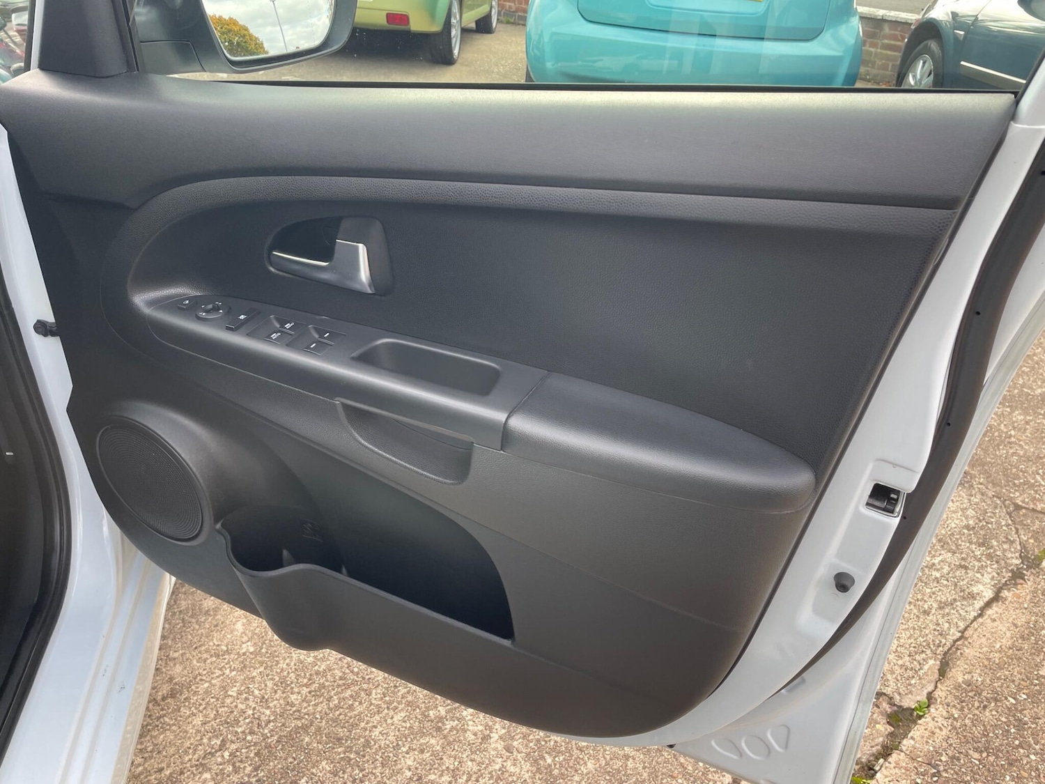 Used Kia Venga 2015 for sale - 77957560: Photo 16