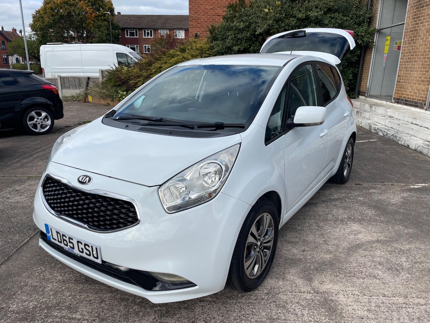 Used Kia Venga 2015 for sale - 77957560: Photo 9