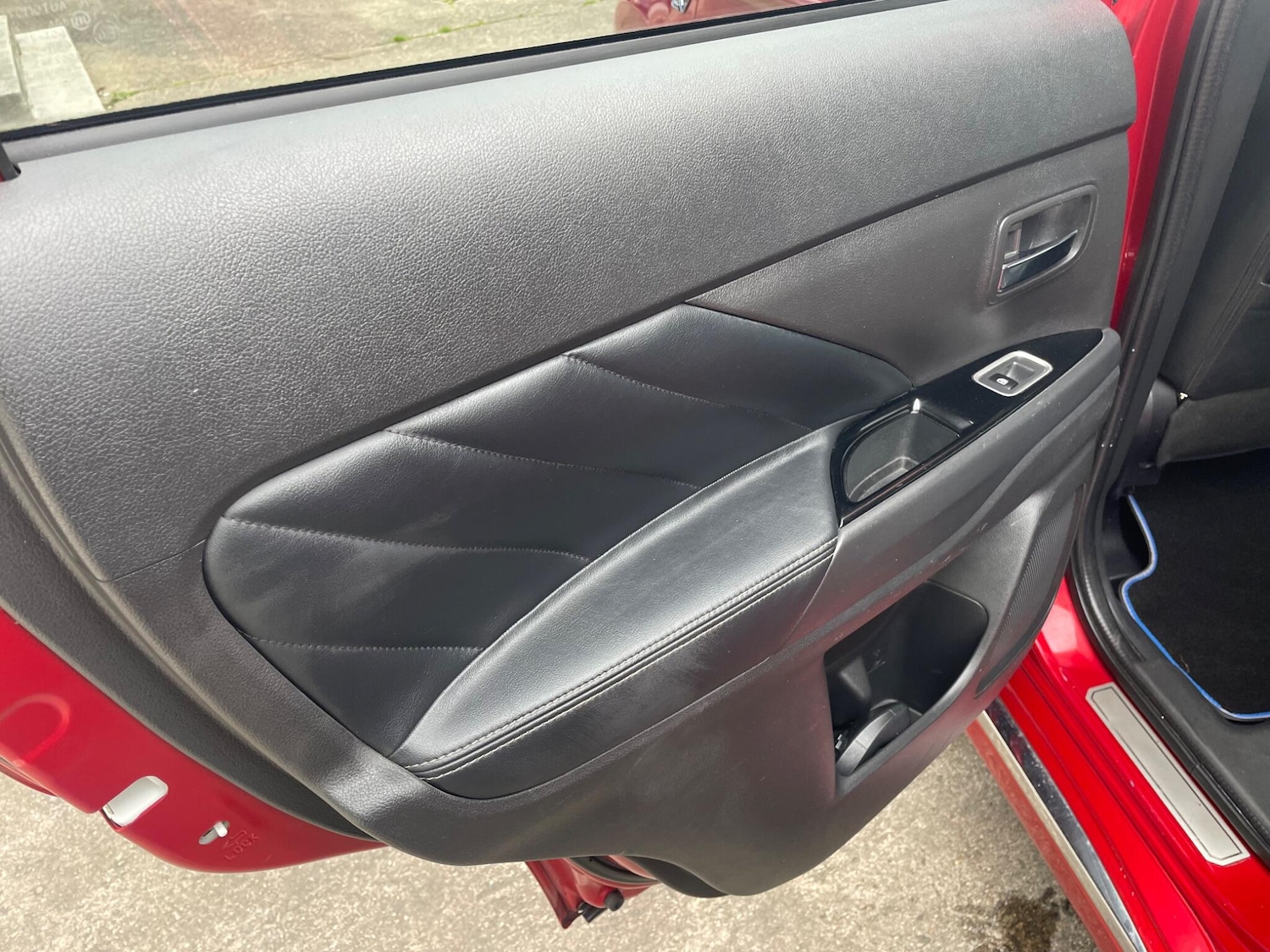 Used Mitsubishi Outlander 2015 for sale - 77793461: Photo 23