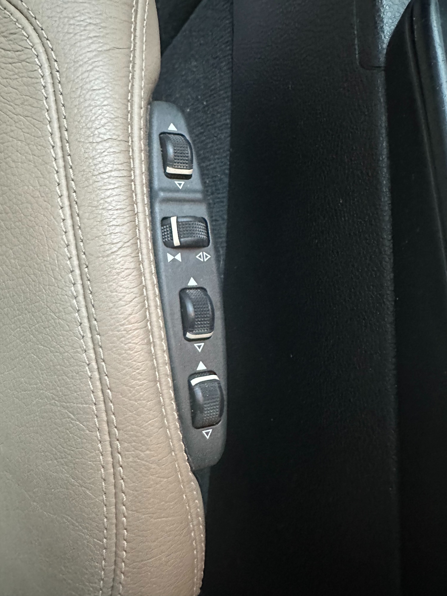 Used Mercedes-Benz E Class 2012 for sale - 76885219: Photo 23