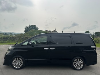 Used Toyota Vellfire 2014 for sale - 77965586: Photo