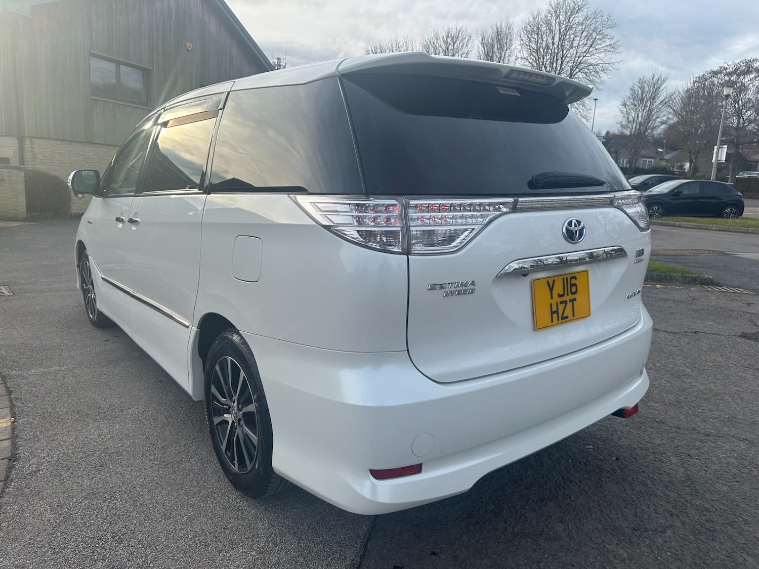 Used Toyota Estima 2016 for sale - 75755002: Photo 12