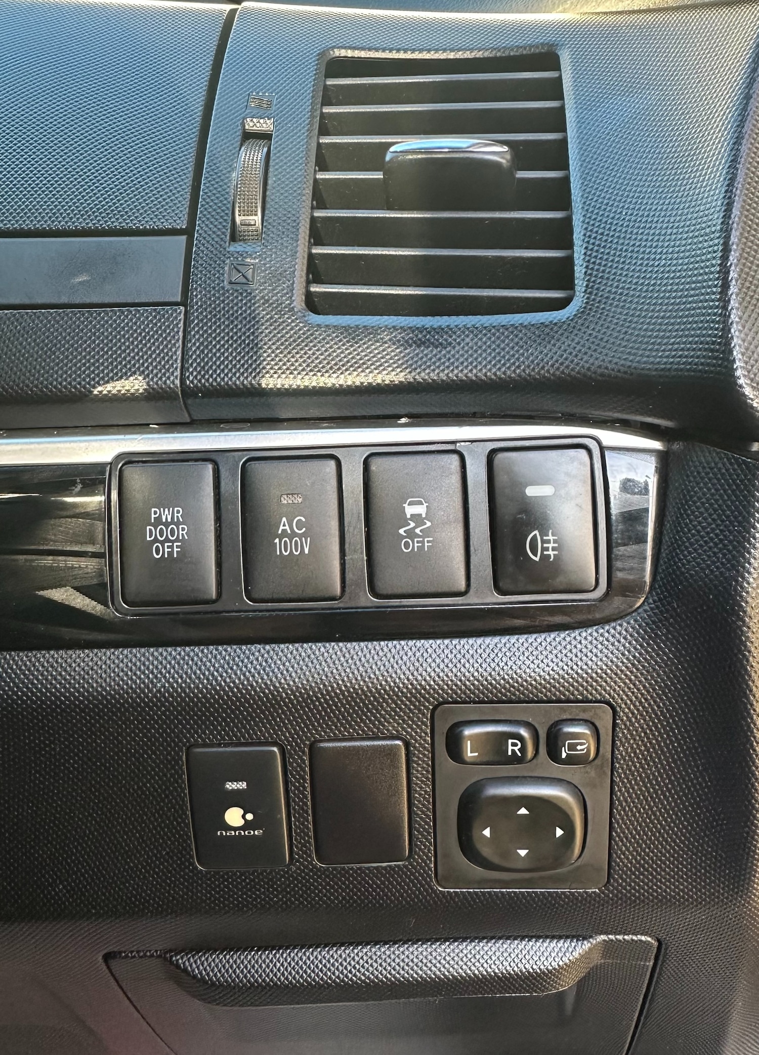 Used Toyota Estima 2016 for sale - 75755002: Photo 16