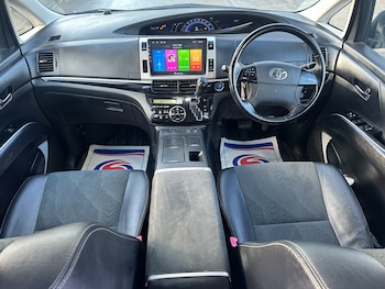 Used Toyota Estima 2016 for sale - 75755002: Photo