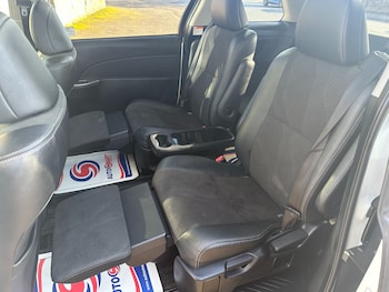 Used Toyota Estima 2016 for sale - 75755002: Photo