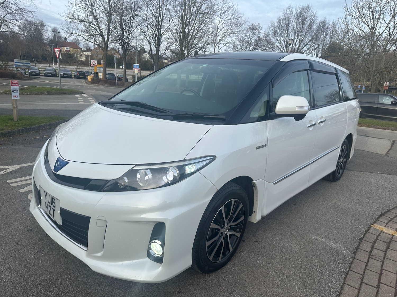 Used Toyota Estima 2016 for sale - 75755002: Photo 8