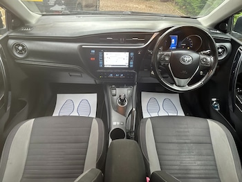Used Toyota Auris 2015 for sale - 76242974: Photo