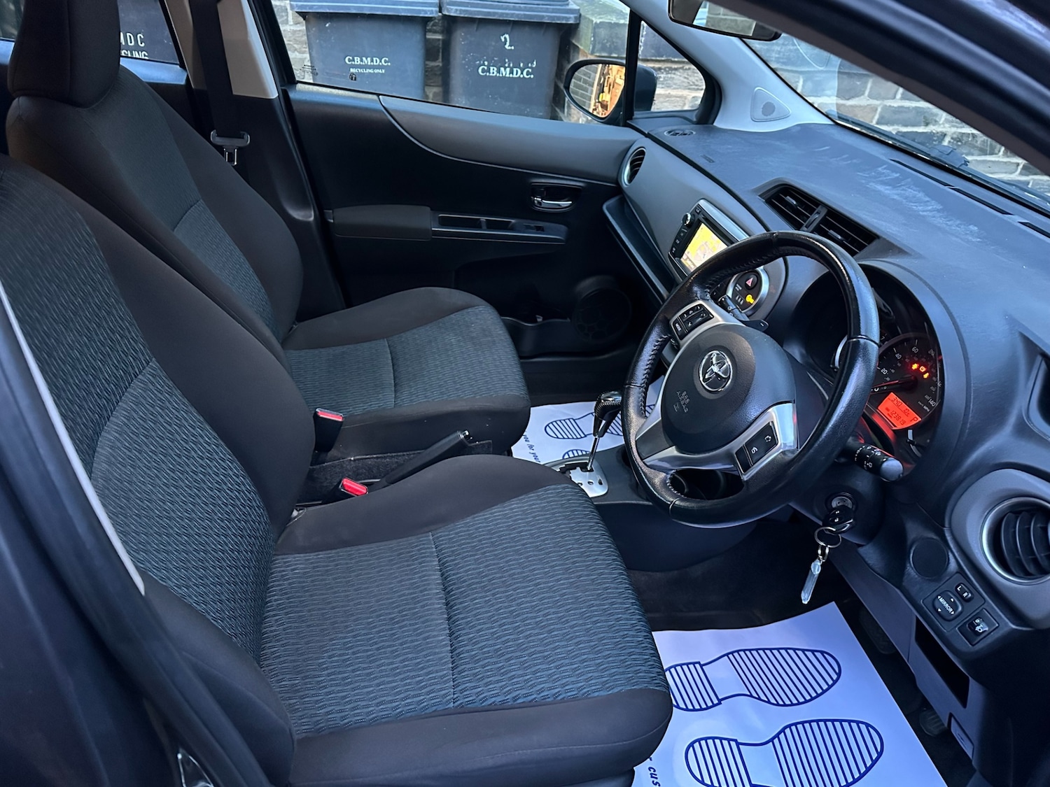 Used Toyota Yaris 2012 for sale - 77214735: Photo 7