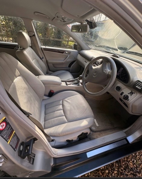 Used Mercedes-Benz C Class 2005 for sale - 78000605: Photo 4