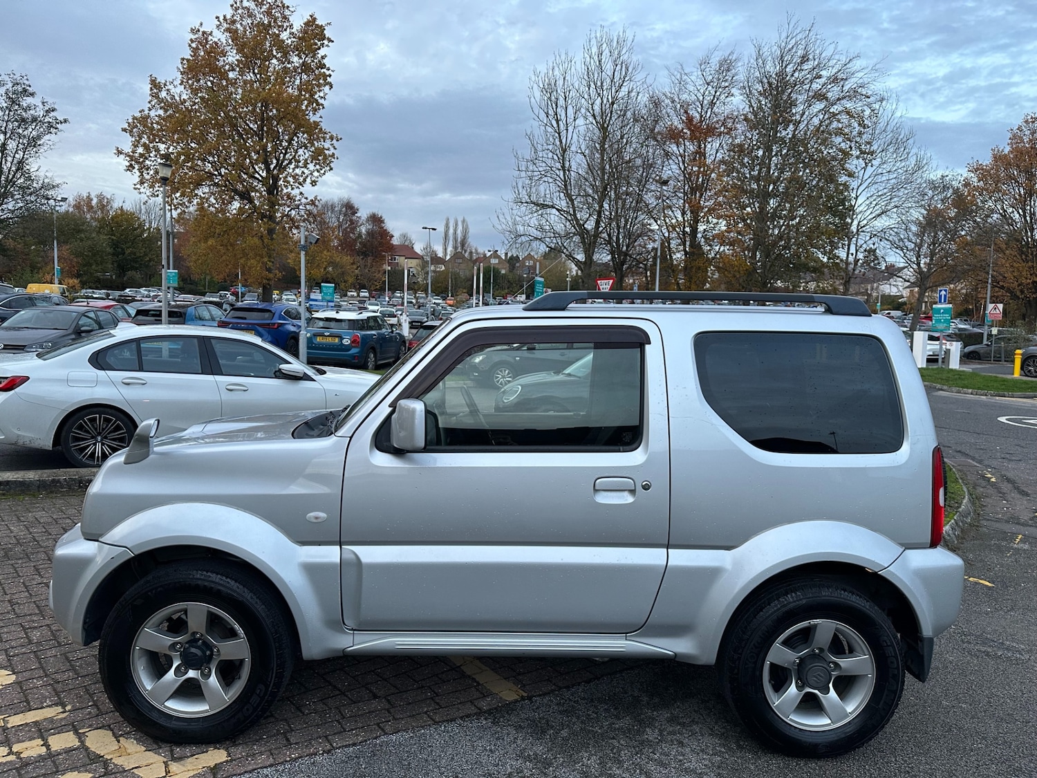 Used Suzuki Jimny 2017 for sale - 76482697: Photo 8