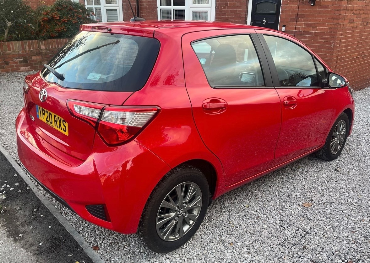 Used Toyota Yaris 2020 for sale - 76379609: Photo 2