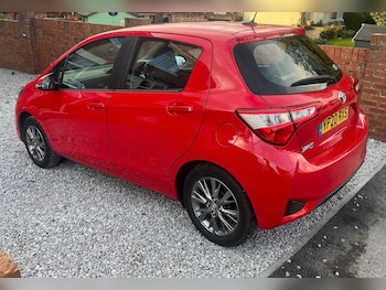 Used Toyota Yaris 2020 for sale - 76379609: Photo