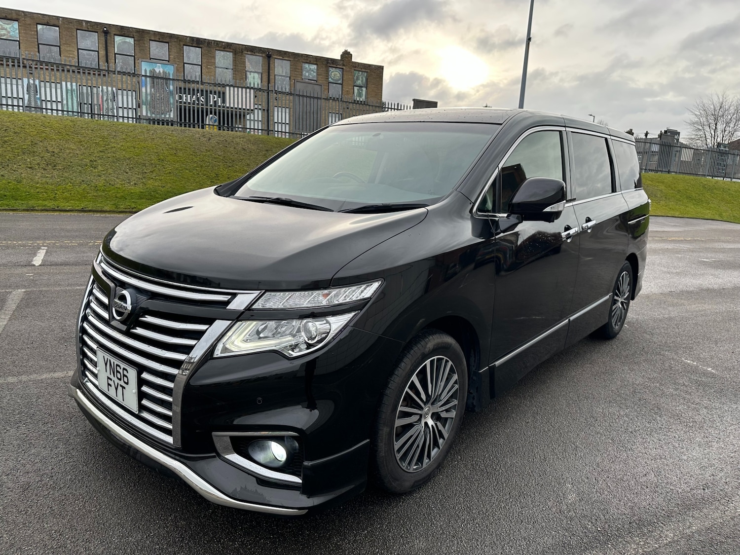 Used Nissan Elgrand 2016 for sale - 76952213: Photo 9