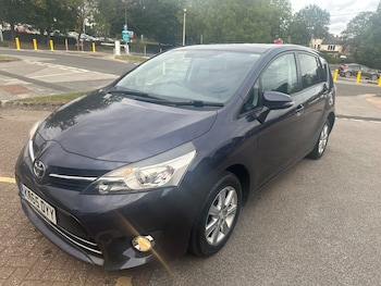 Used Toyota Verso 2015 for sale - 75755000: Photo