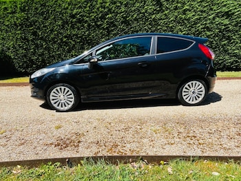 Used Ford Fiesta 2014 for sale - 79082570: Photo