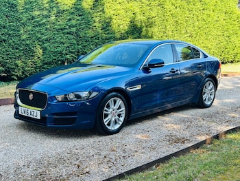 Used Jaguar XE 2015 for sale - 79235049: Photo