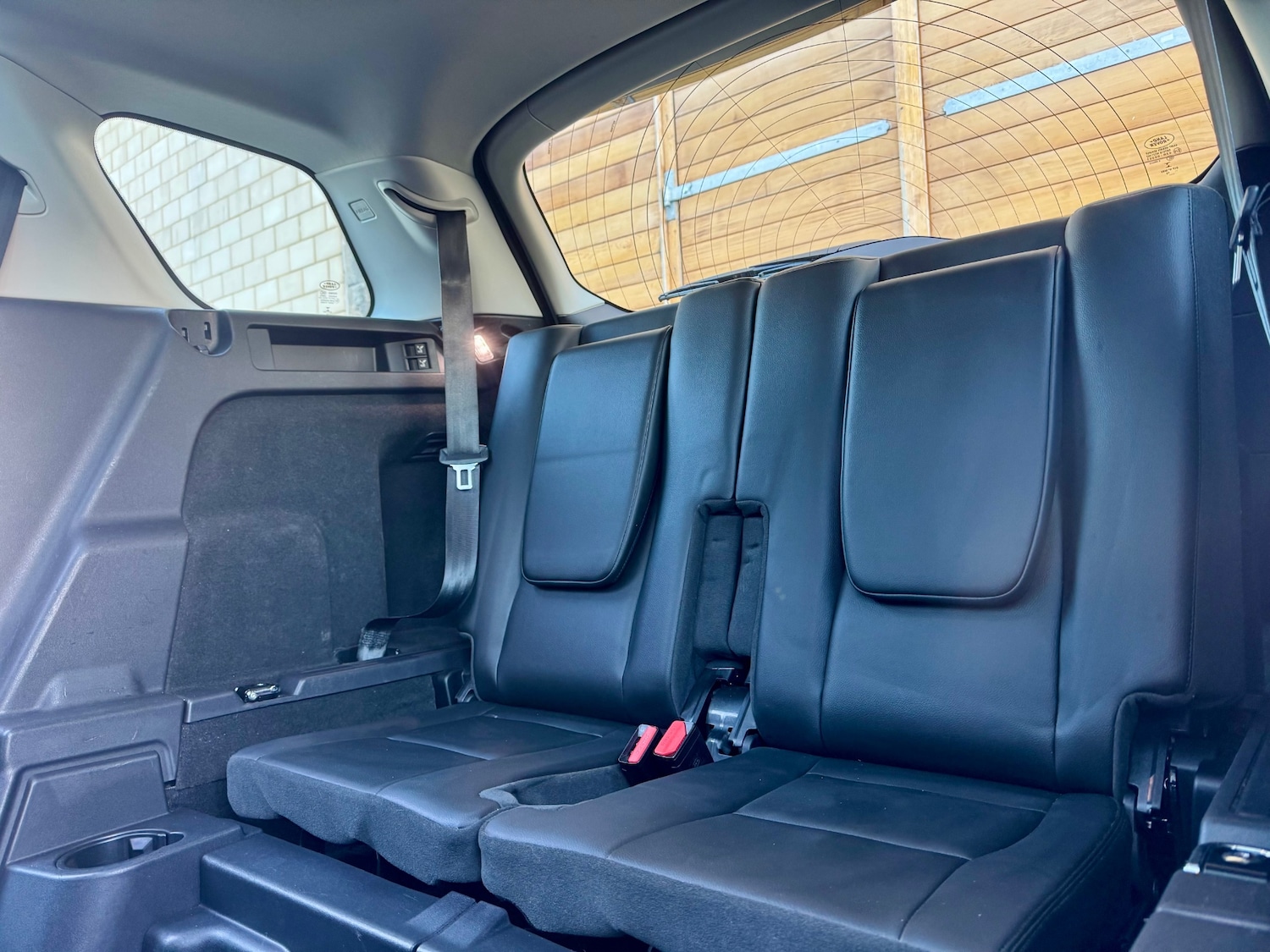 Used Land Rover Discovery Sport 2016 for sale - 76386765: Photo 12