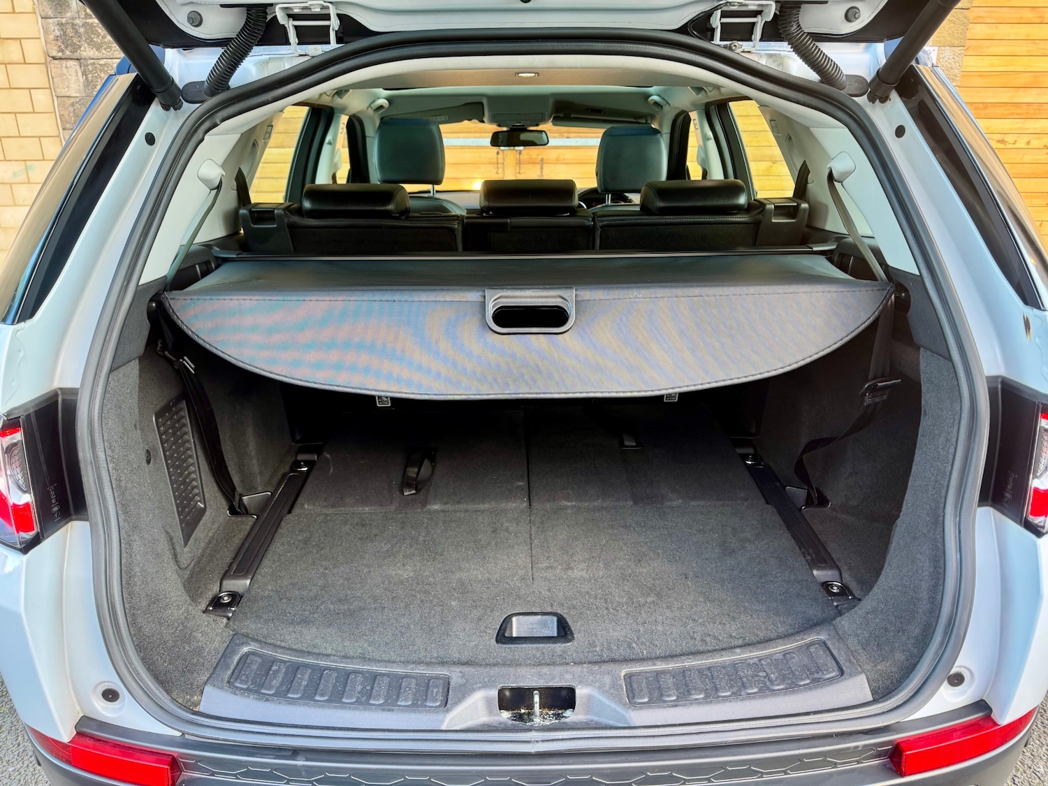 Used Land Rover Discovery Sport 2016 for sale - 76386765: Photo 14