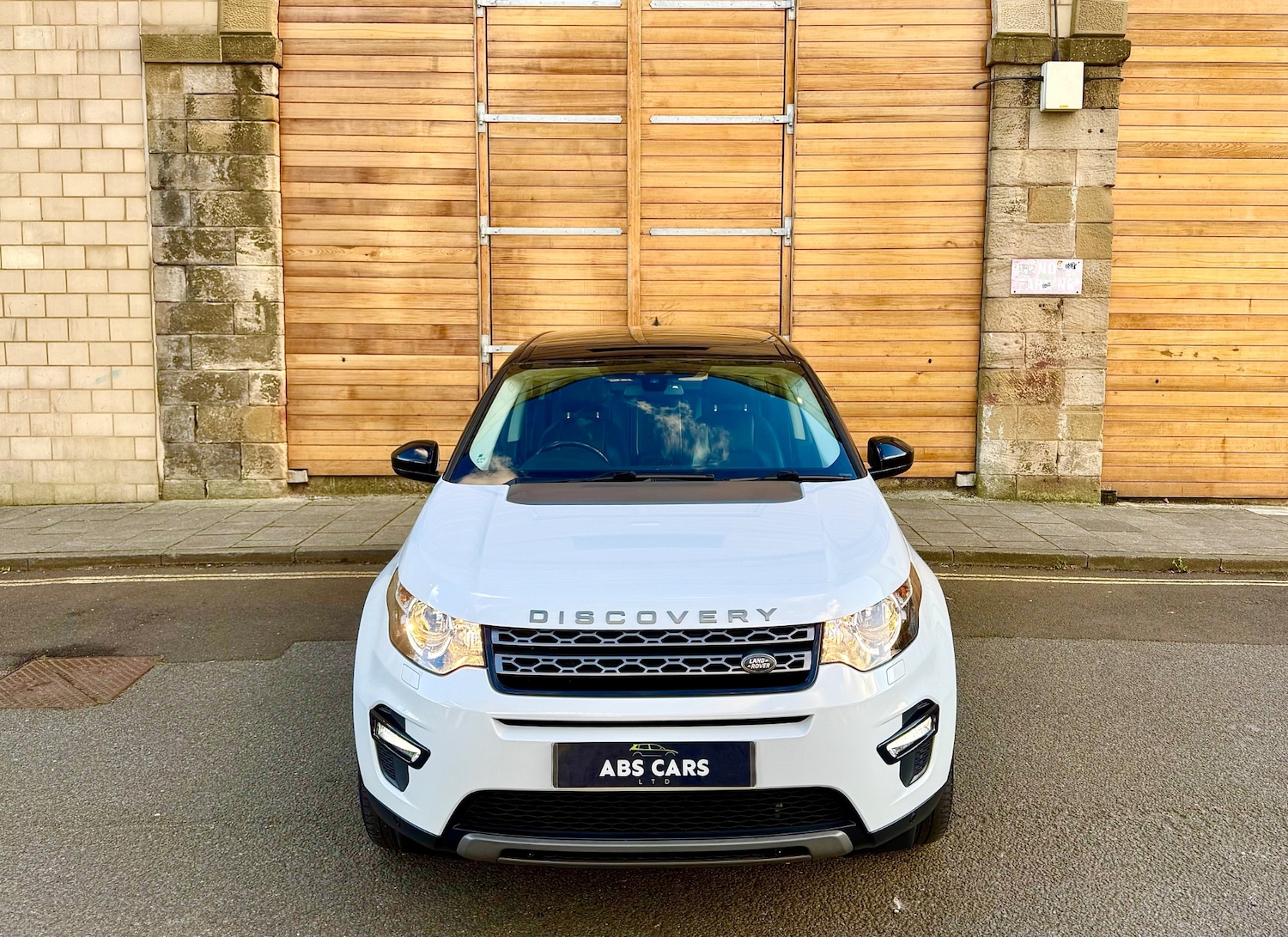 Used Land Rover Discovery Sport 2016 for sale - 76386765: Photo 2