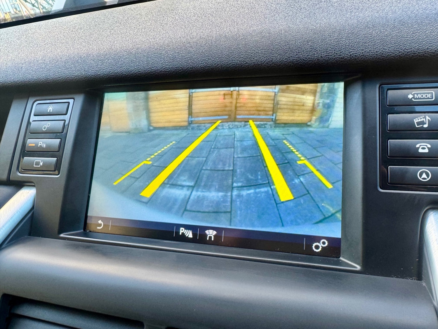 Used Land Rover Discovery Sport 2016 for sale - 76386765: Photo 27