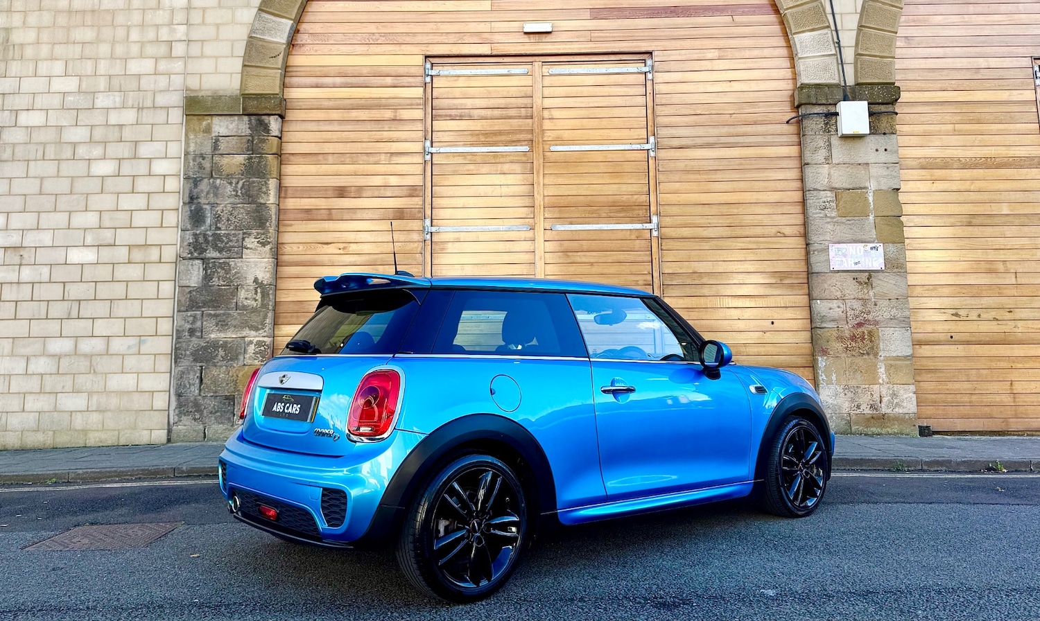 Used MINI Hatch 2015 for sale - 76331138: Photo 1