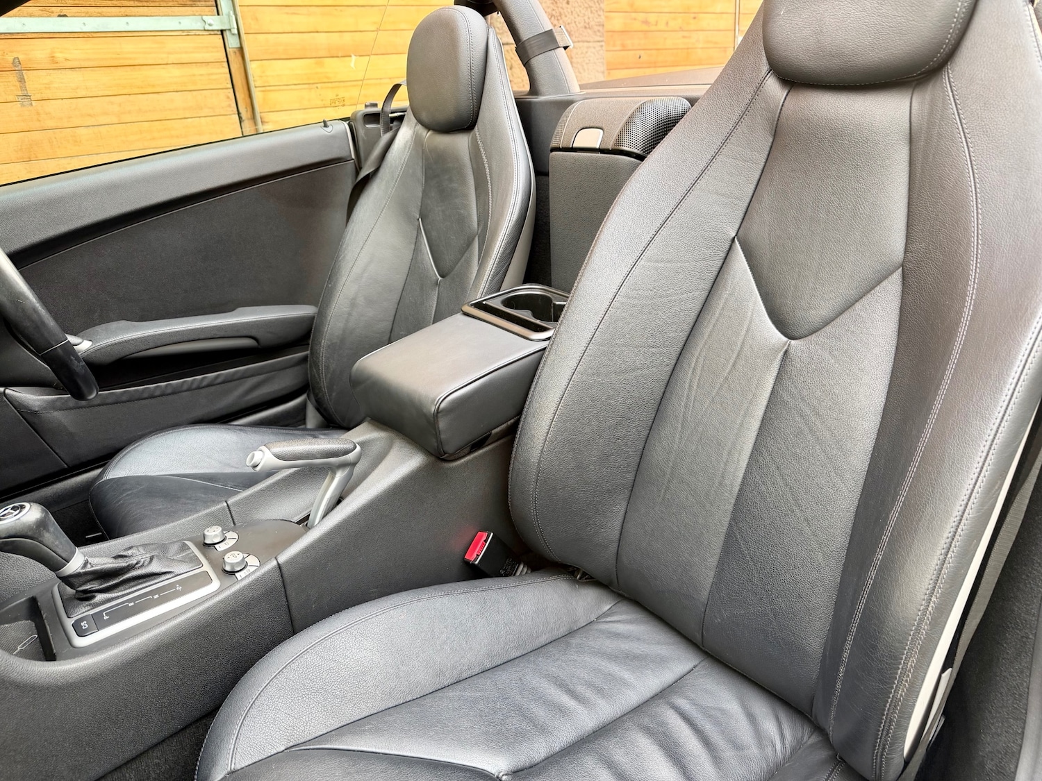 Used Mercedes-Benz SLK 2010 for sale - 77675438: Photo 5