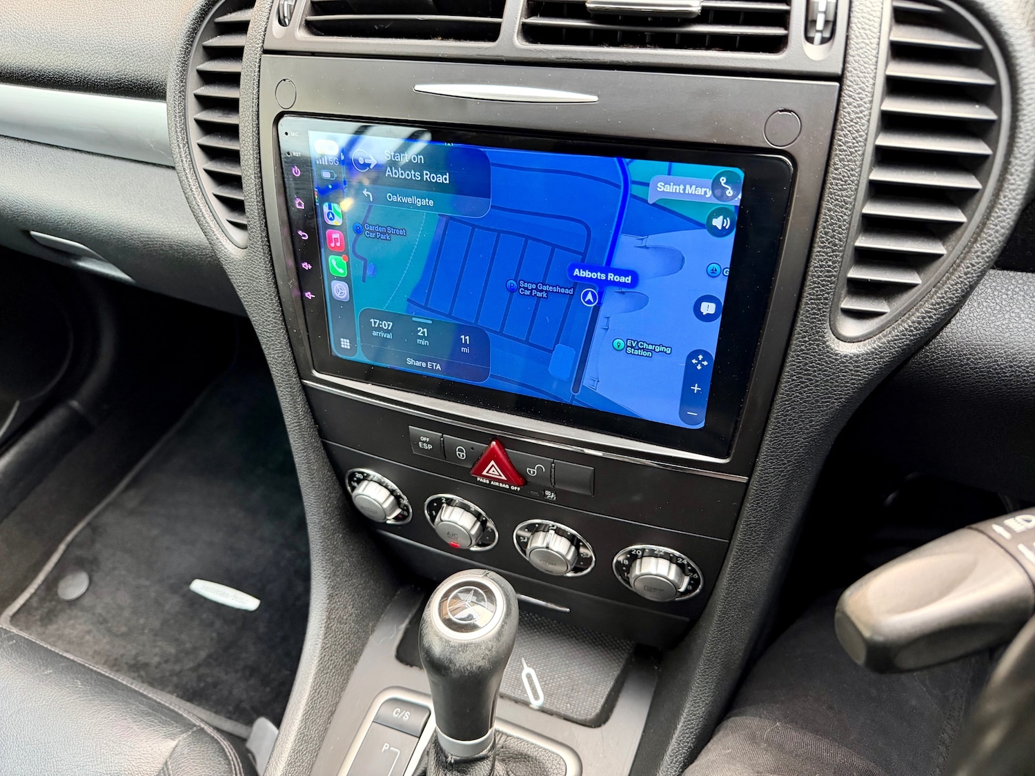 Used Mercedes-Benz SLK 2010 for sale - 77675438: Photo 9