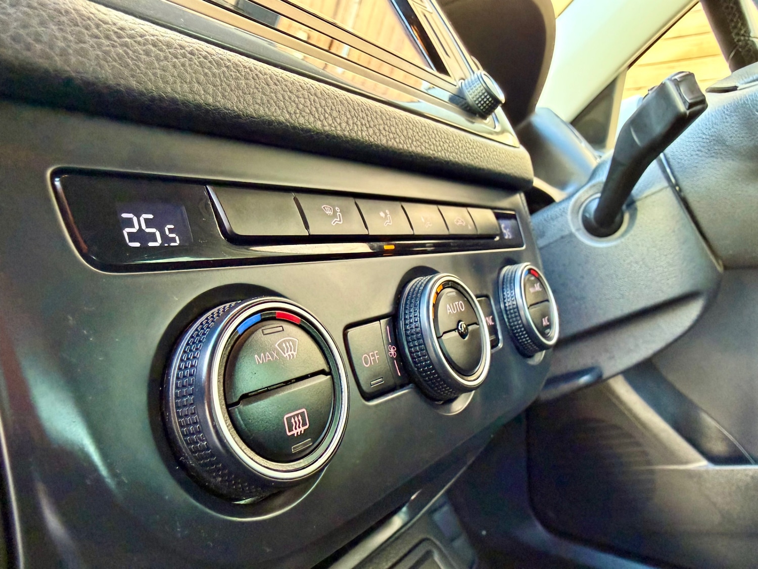 Used Volkswagen Tiguan 2015 for sale - 77585567: Photo 17