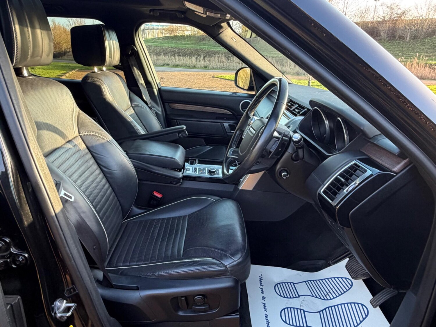 Used Land Rover Discovery 2017 for sale - 77341100: Photo 12