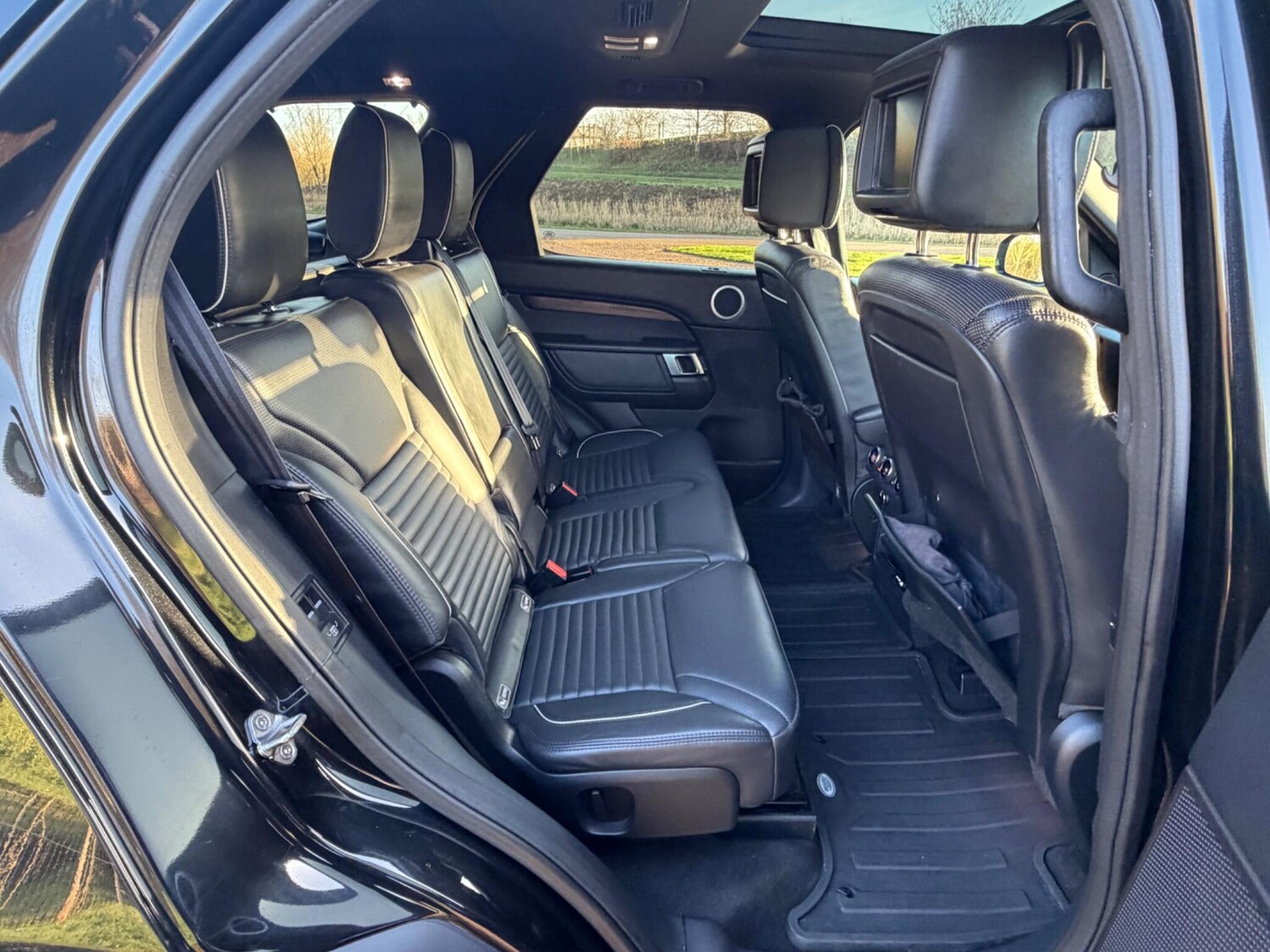 Used Land Rover Discovery 2017 for sale - 77341100: Photo 14