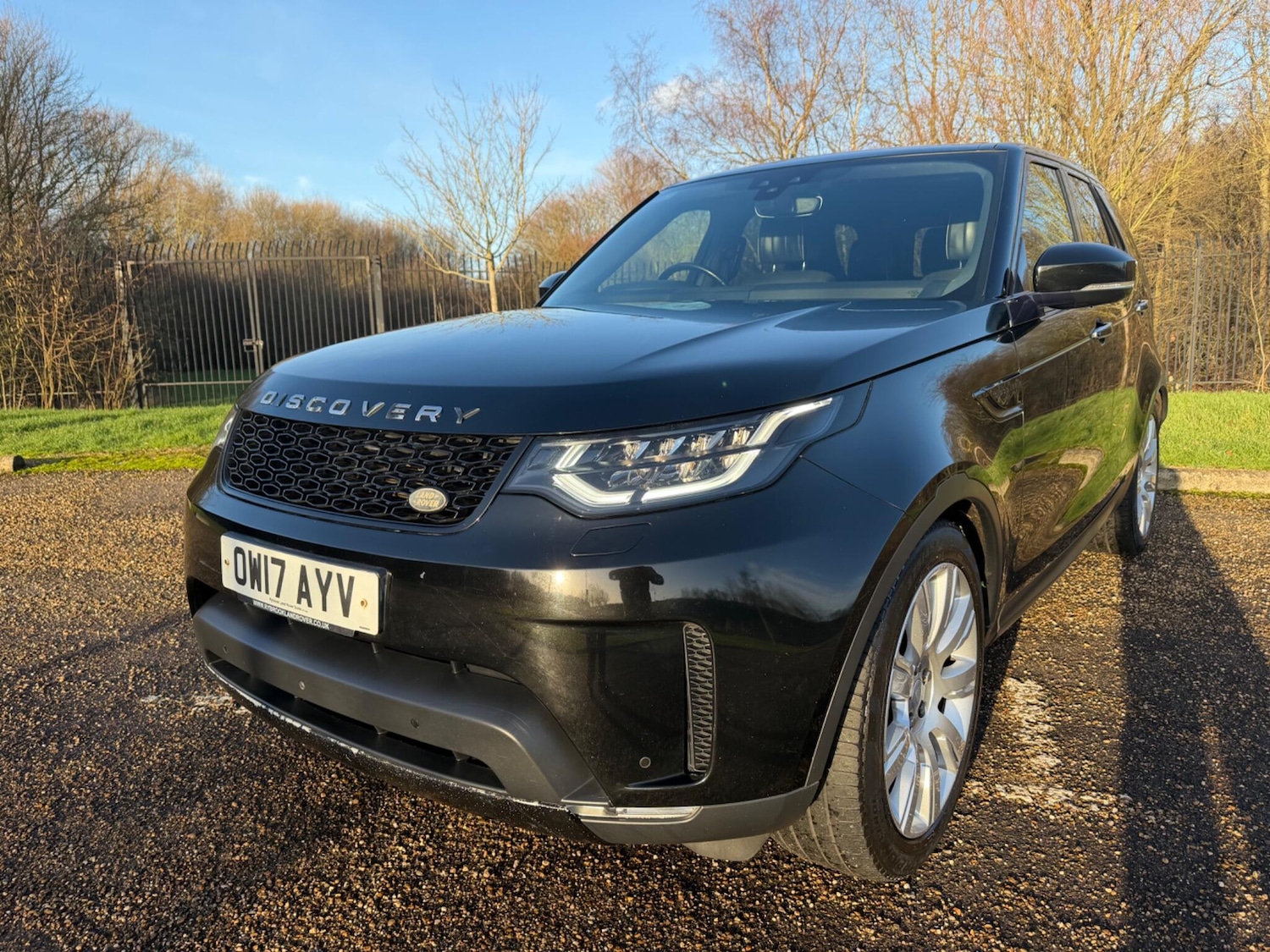 Used Land Rover Discovery 2017 for sale - 77341100: Photo 2